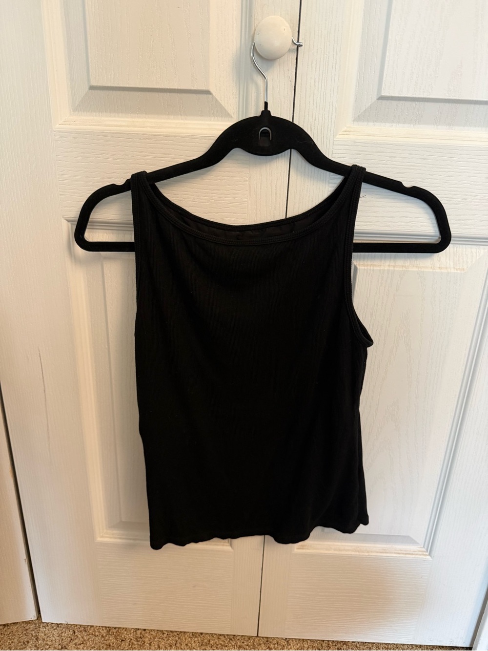Klassy black ribbed boat neck tank top built in bra M